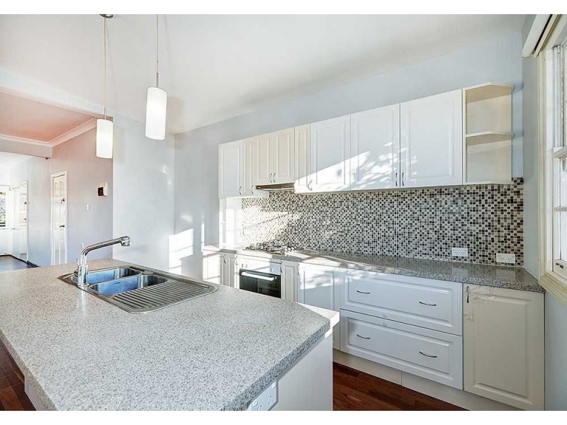 23 Clianthus Way, Koongamia WA 6056