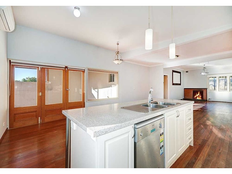 23 Clianthus Way, Koongamia WA 6056