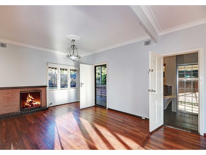 23 Clianthus Way, Koongamia WA 6056