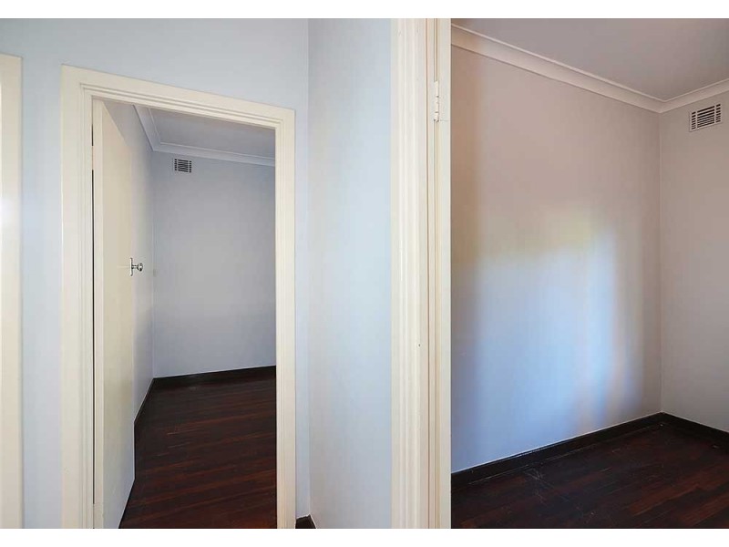 23 Clianthus Way, Koongamia WA 6056