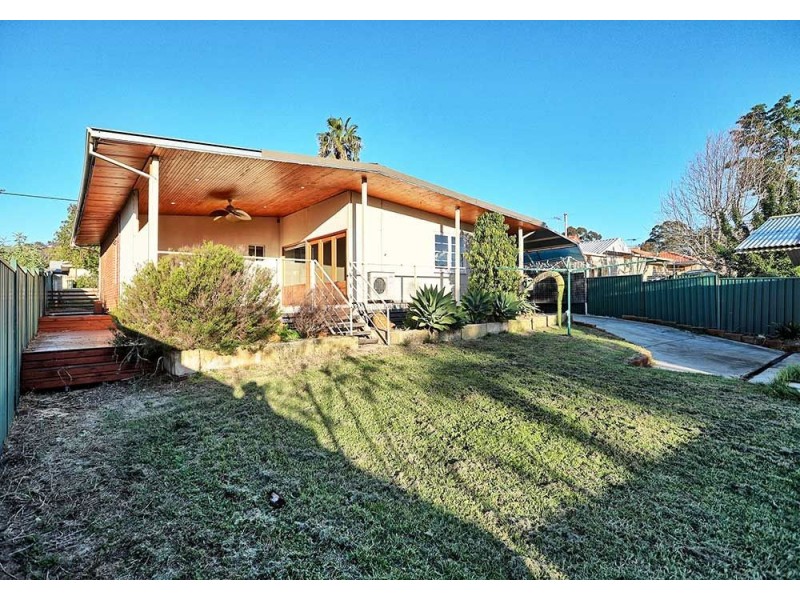 23 Clianthus Way, Koongamia WA 6056