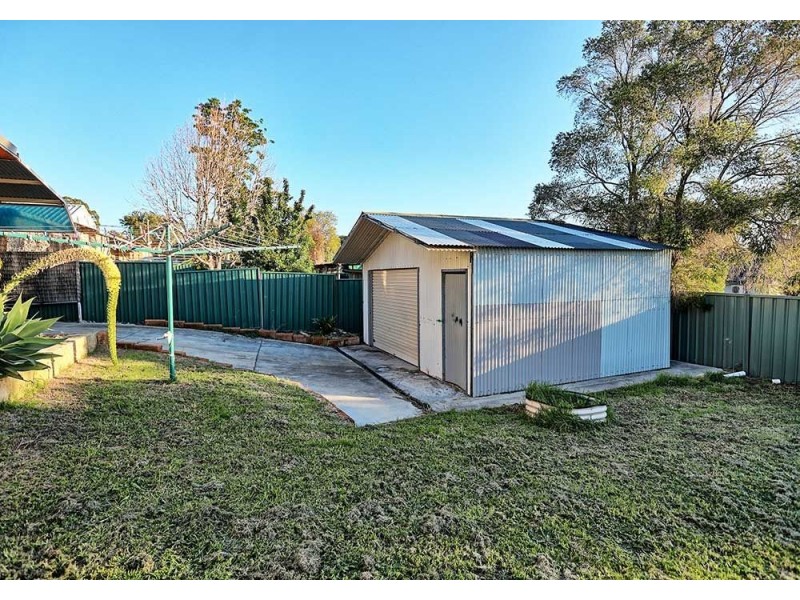 23 Clianthus Way, Koongamia WA 6056