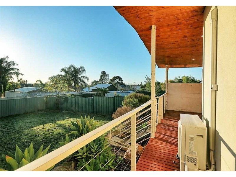 23 Clianthus Way, Koongamia WA 6056