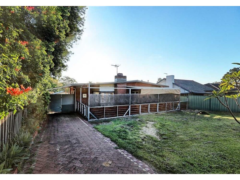 23 Clianthus Way, Koongamia WA 6056