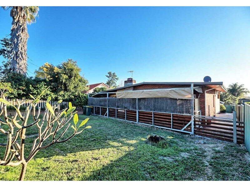 23 Clianthus Way, Koongamia WA 6056