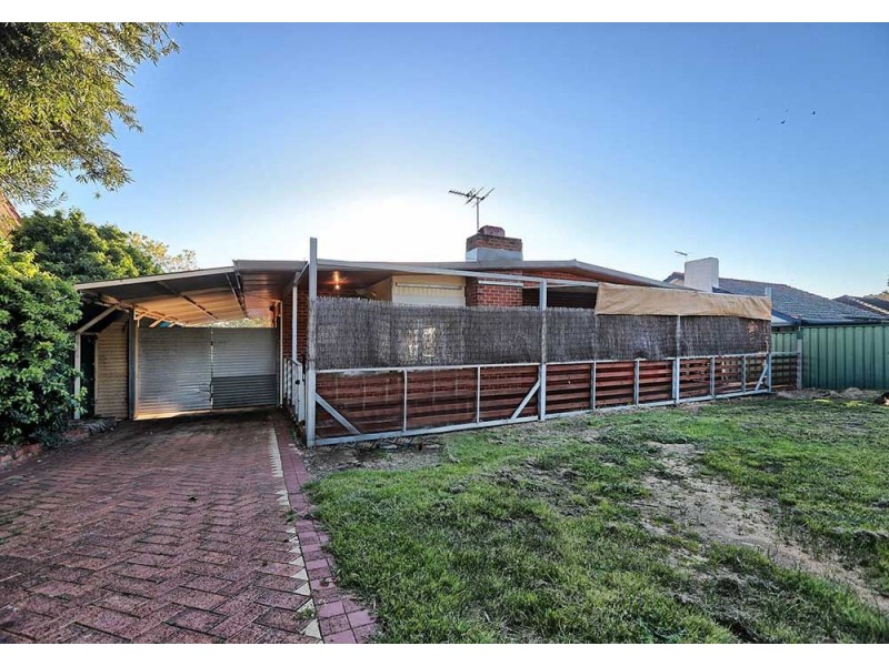 23 Clianthus Way, Koongamia WA 6056