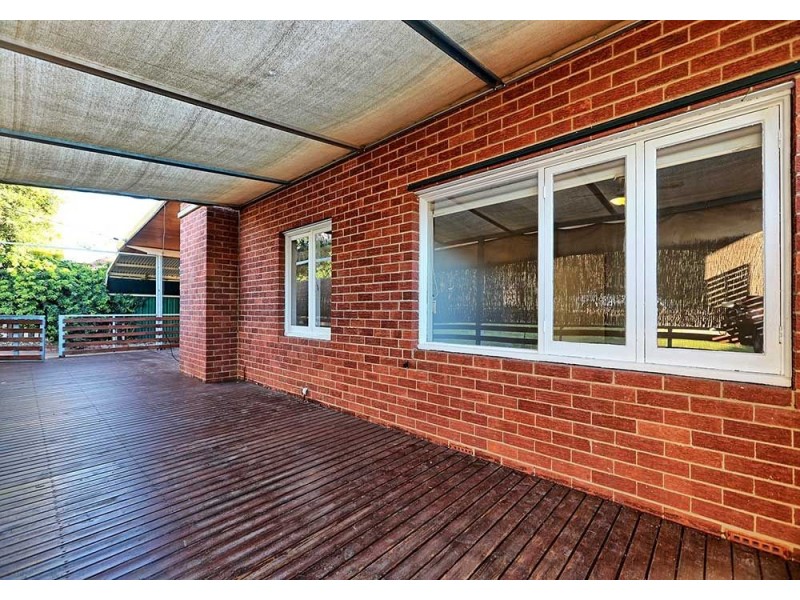 23 Clianthus Way, Koongamia WA 6056