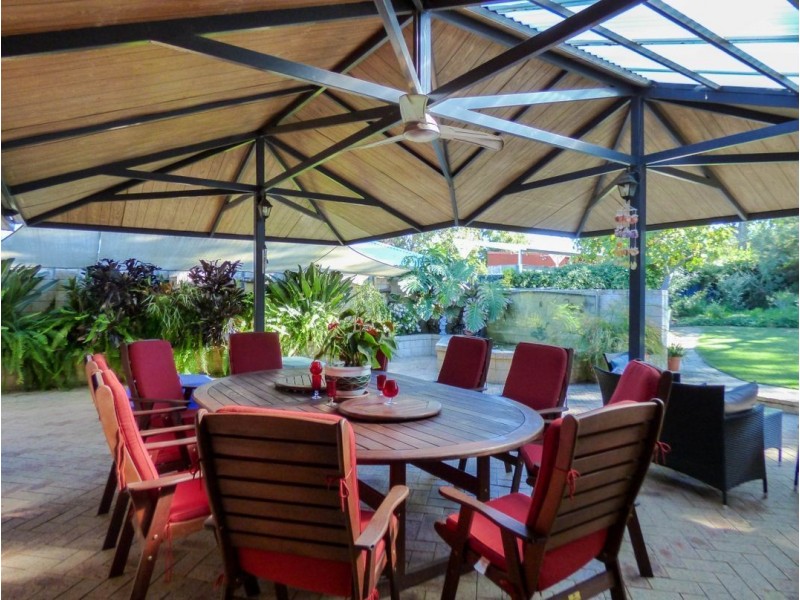 14 Andrew Street, Kalamunda WA 6076