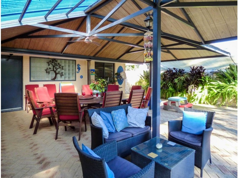 14 Andrew Street, Kalamunda WA 6076