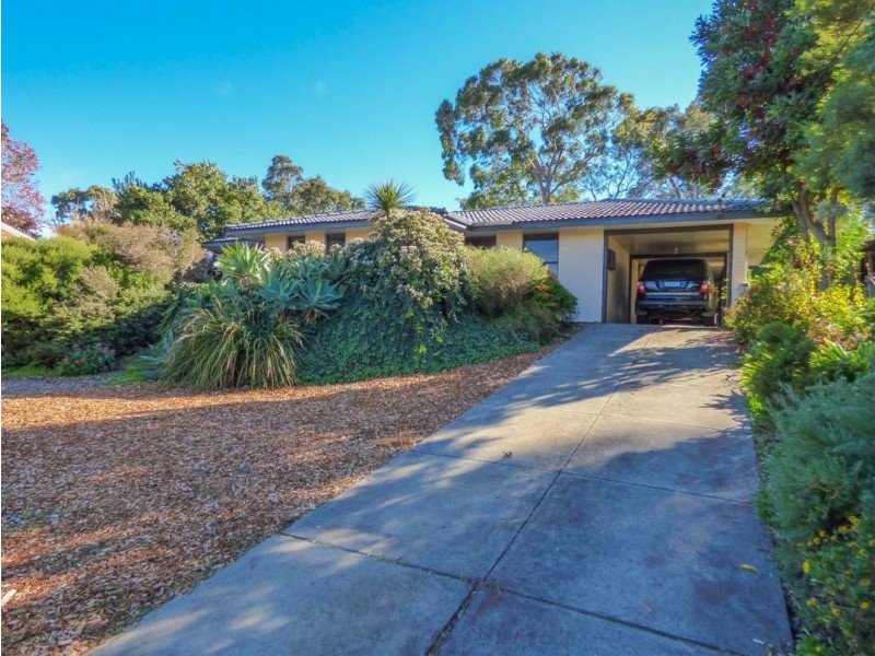 14 Andrew Street, Kalamunda WA 6076