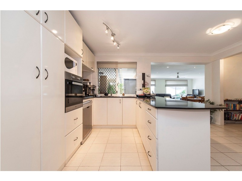 15 Coola Place, High Wycombe WA 6057