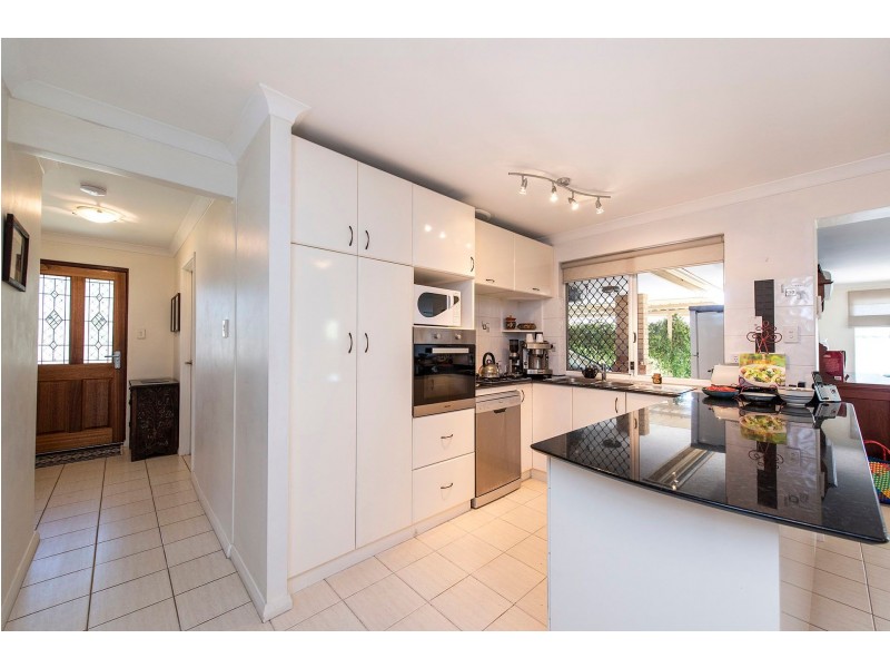 15 Coola Place, High Wycombe WA 6057