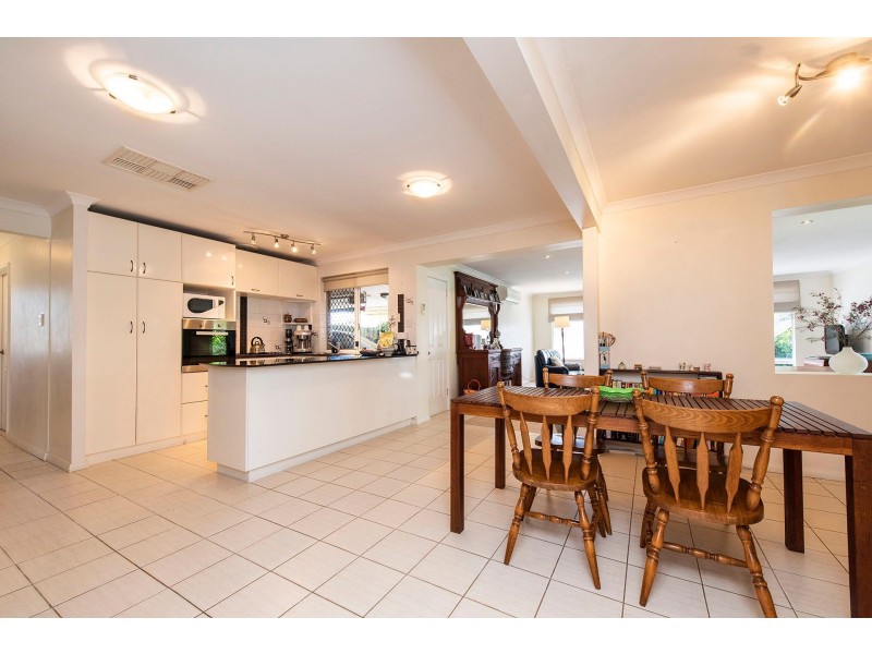 15 Coola Place, High Wycombe WA 6057