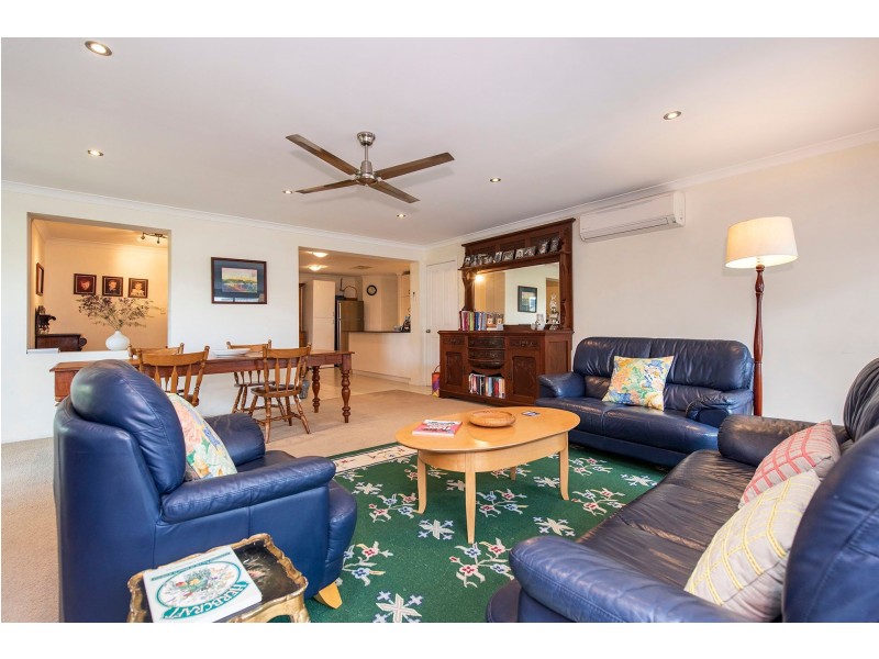 15 Coola Place, High Wycombe WA 6057