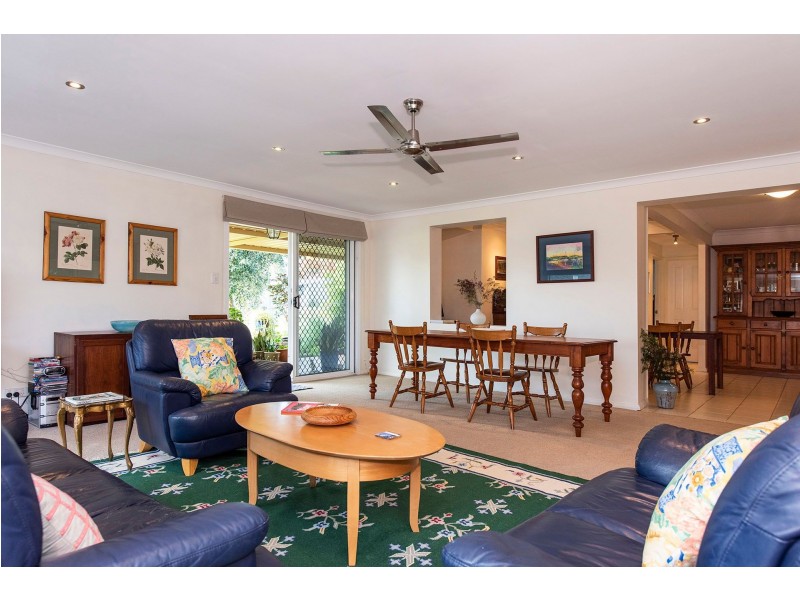 15 Coola Place, High Wycombe WA 6057