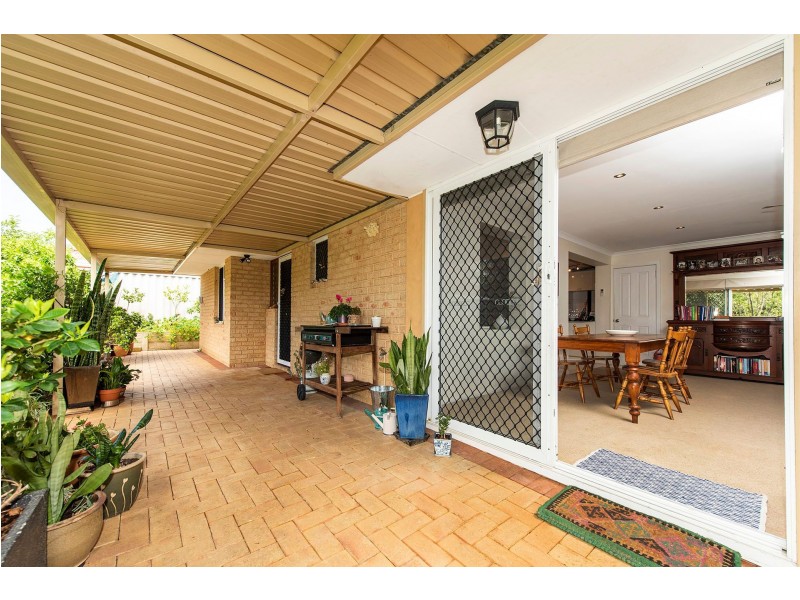 15 Coola Place, High Wycombe WA 6057