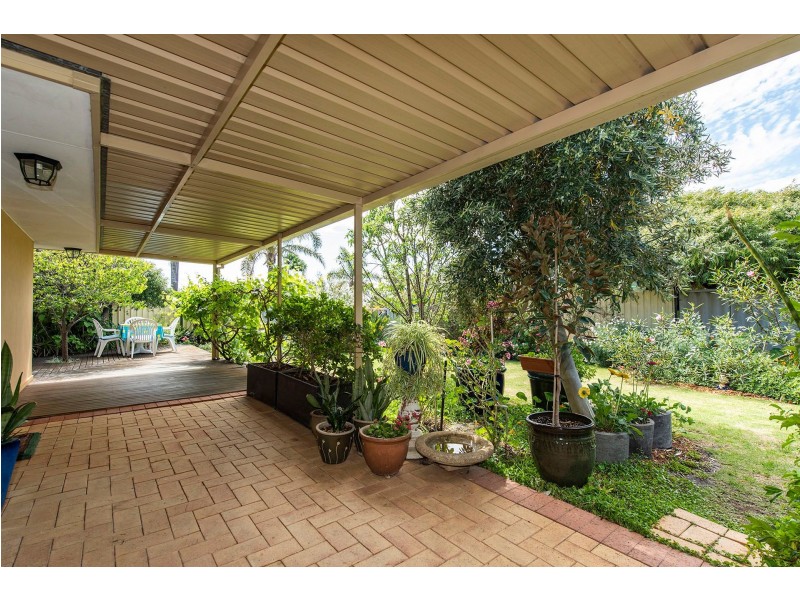 15 Coola Place, High Wycombe WA 6057