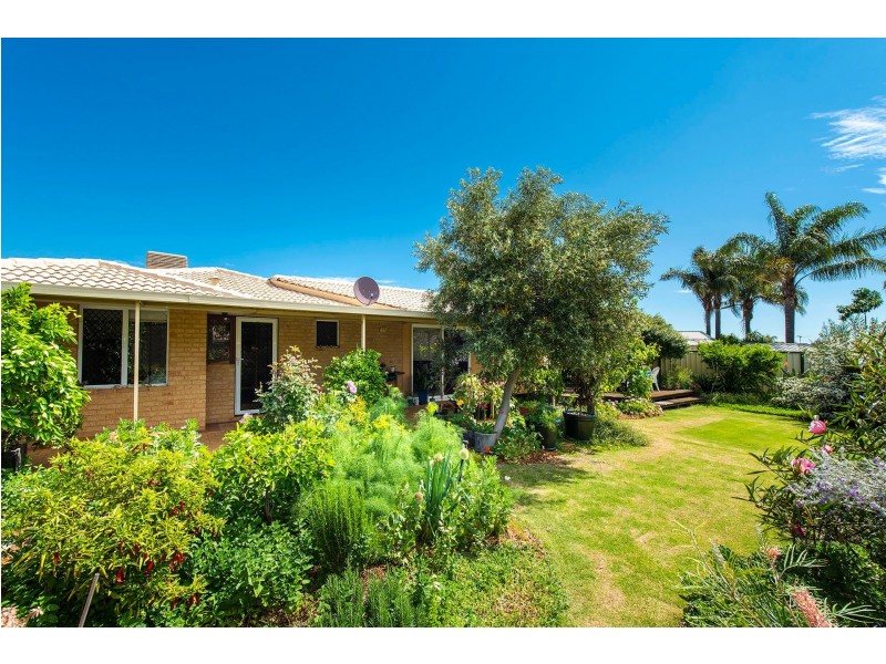 15 Coola Place, High Wycombe WA 6057