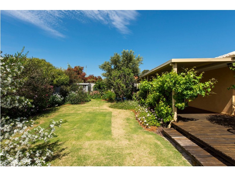 15 Coola Place, High Wycombe WA 6057