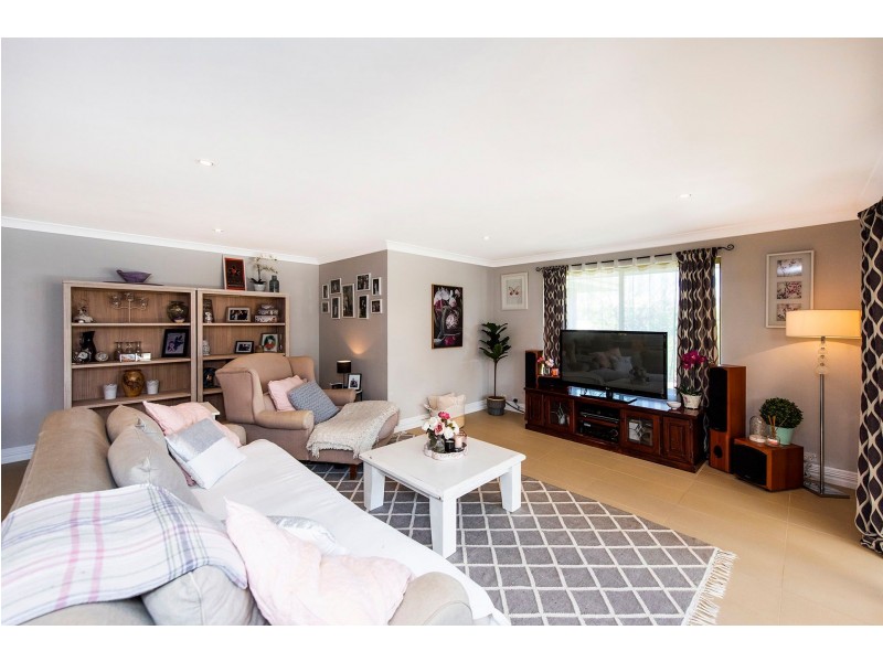 18 Hawkevale Road, High Wycombe WA 6057