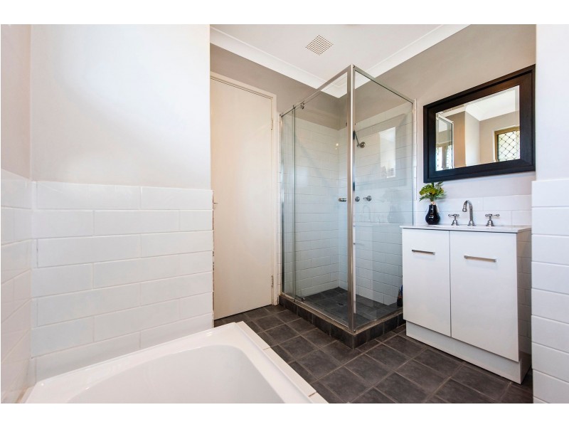 18 Hawkevale Road, High Wycombe WA 6057