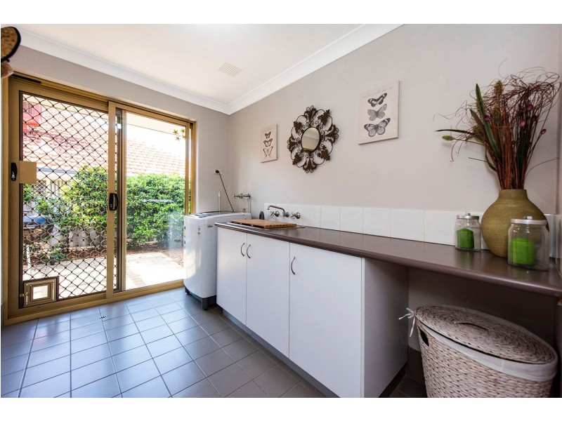 18 Hawkevale Road, High Wycombe WA 6057