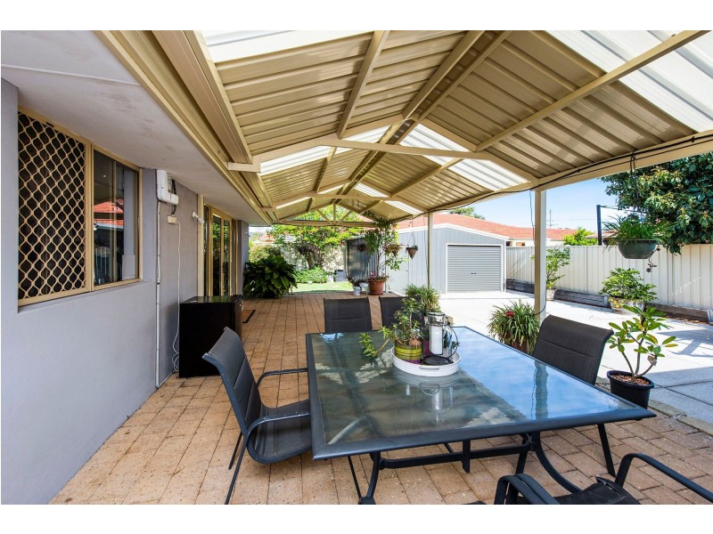 18 Hawkevale Road, High Wycombe WA 6057