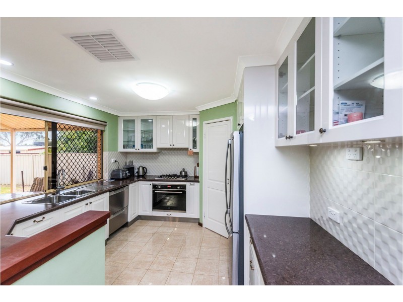 12 Scarp View, Swan View WA 6056