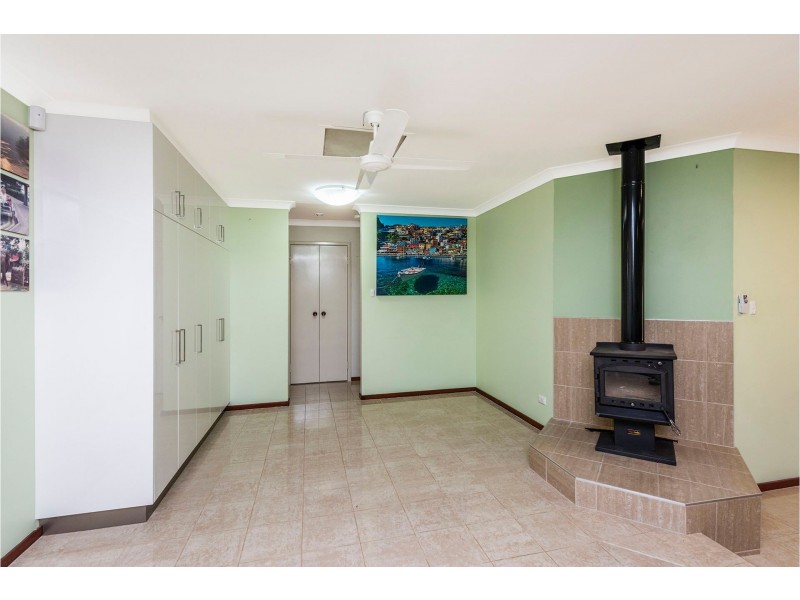 12 Scarp View, Swan View WA 6056