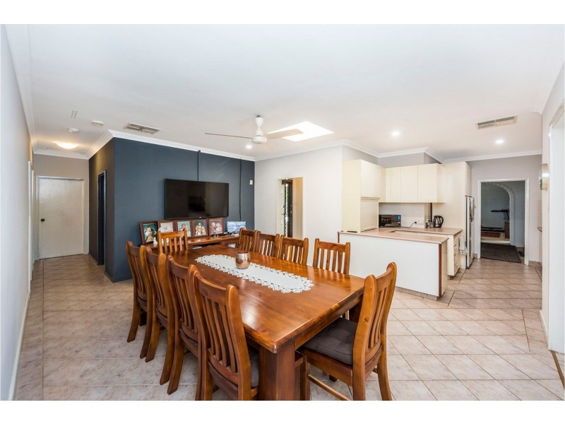 207 Kalamunda Road, Maida Vale WA 6057