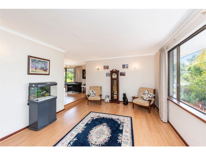 44 Lilian Road, Maida Vale WA 6057