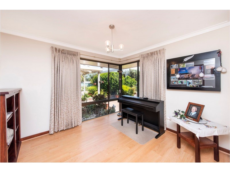 44 Lilian Road, Maida Vale WA 6057