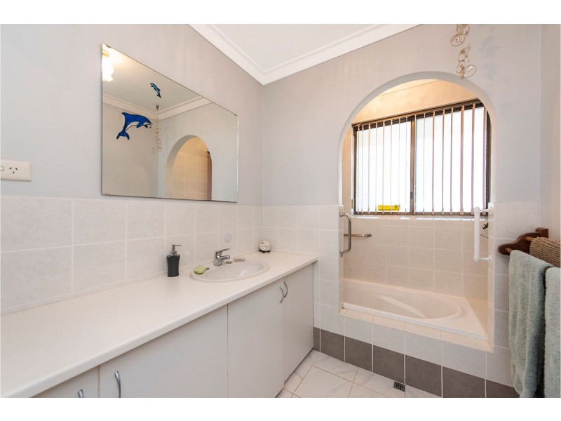 44 Lilian Road, Maida Vale WA 6057