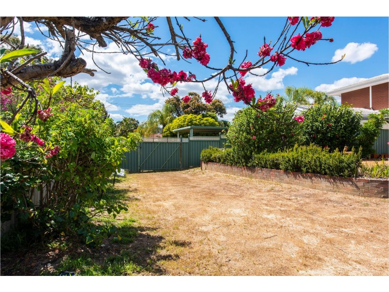 44 Lilian Road, Maida Vale WA 6057
