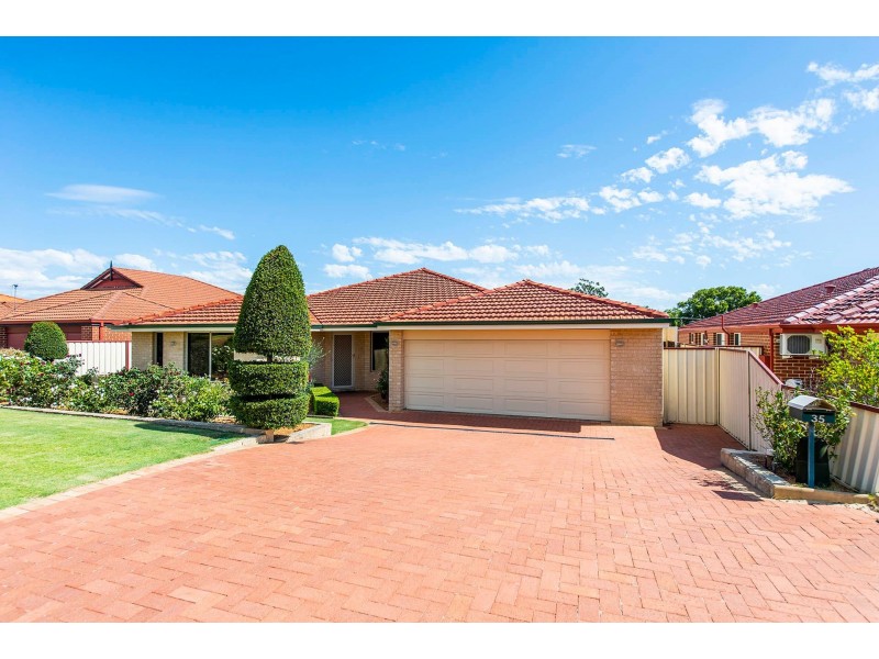 35 Lambertia Crescent, High Wycombe WA 6057