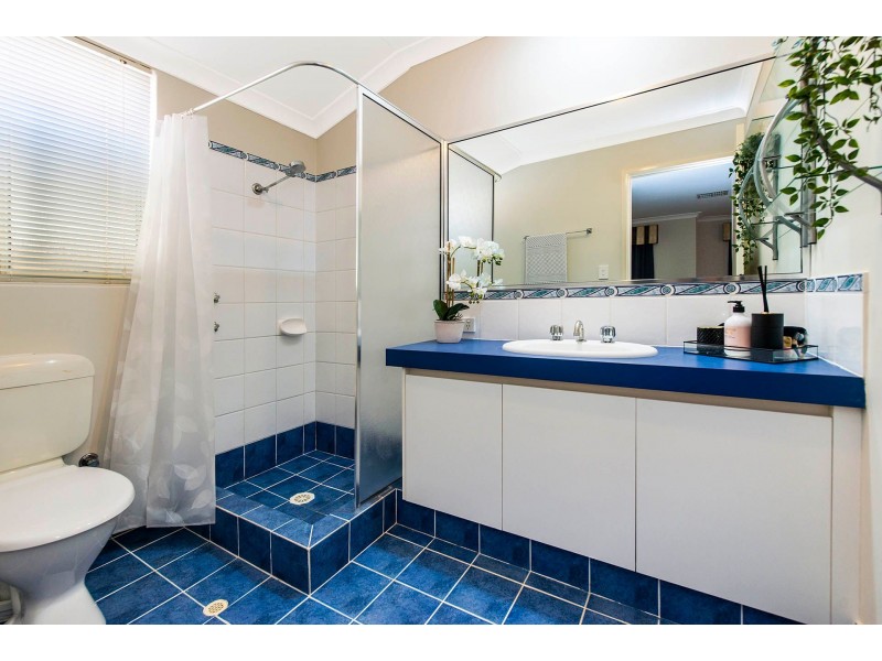 35 Lambertia Crescent, High Wycombe WA 6057