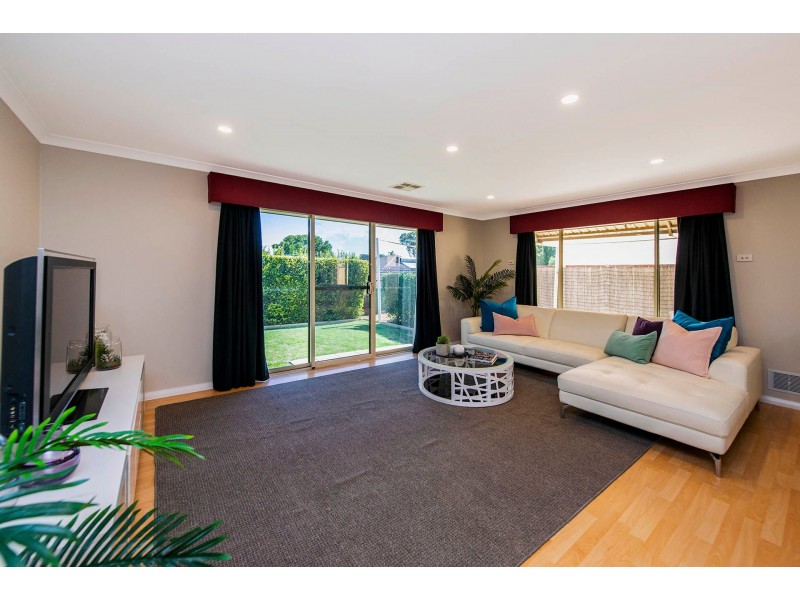 35 Lambertia Crescent, High Wycombe WA 6057