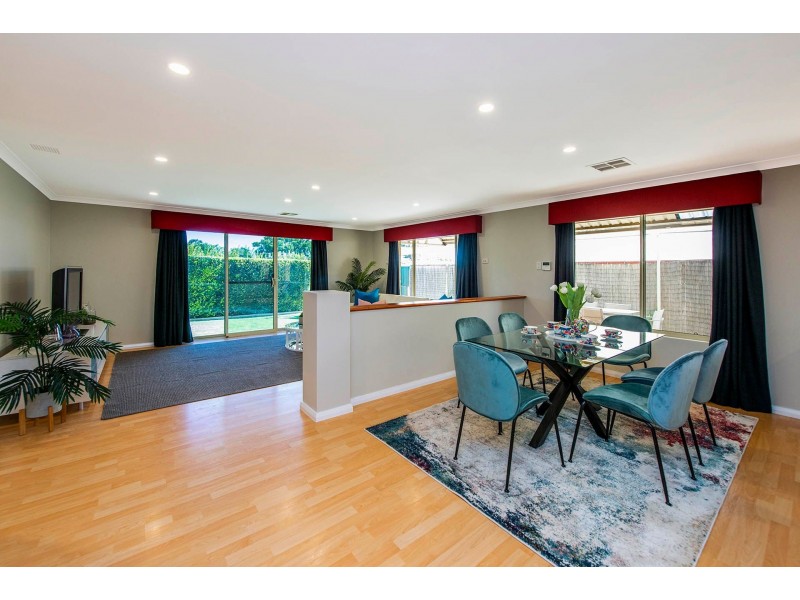 35 Lambertia Crescent, High Wycombe WA 6057