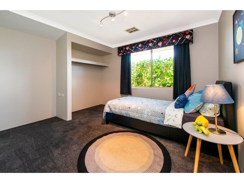 35 Lambertia Crescent, High Wycombe WA 6057