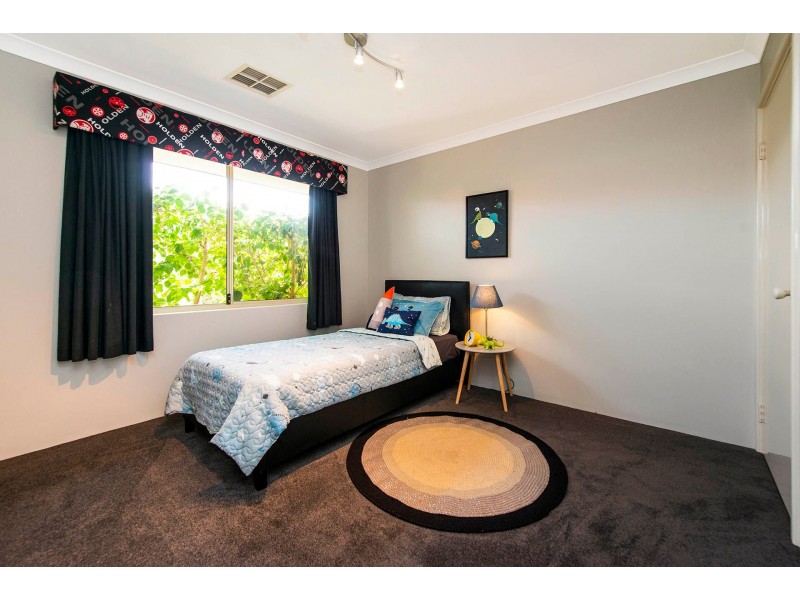 35 Lambertia Crescent, High Wycombe WA 6057