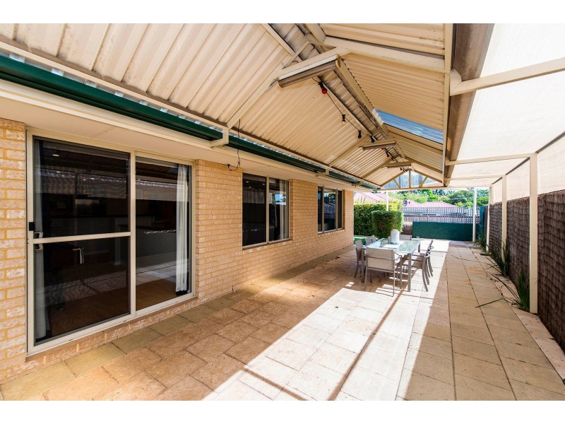 35 Lambertia Crescent, High Wycombe WA 6057