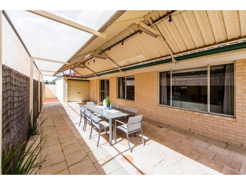 35 Lambertia Crescent, High Wycombe WA 6057