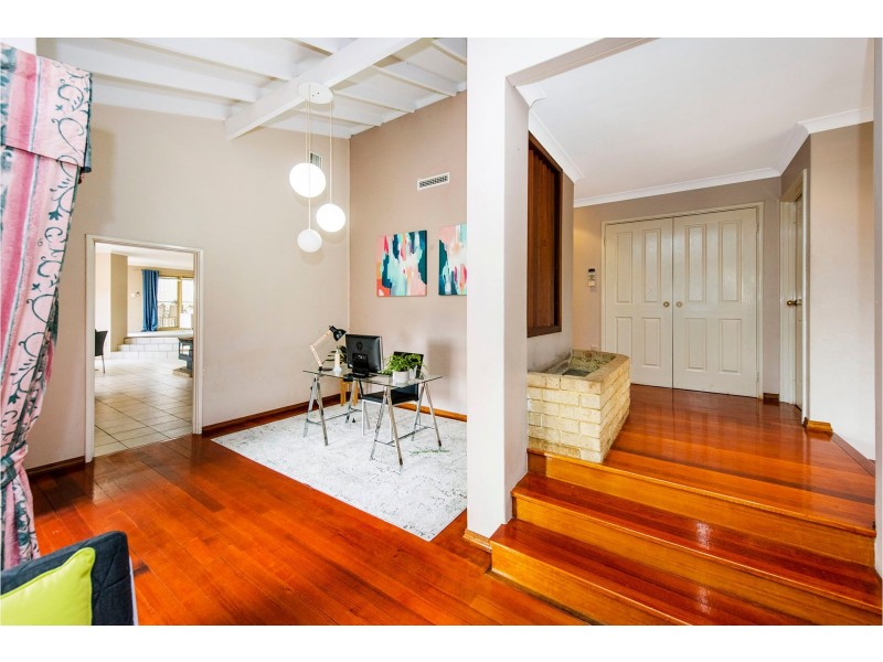 13 Falcon Court, High Wycombe WA 6057