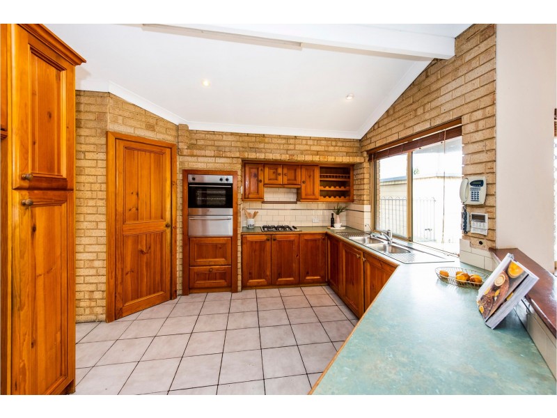 13 Falcon Court, High Wycombe WA 6057