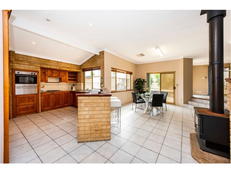 13 Falcon Court, High Wycombe WA 6057