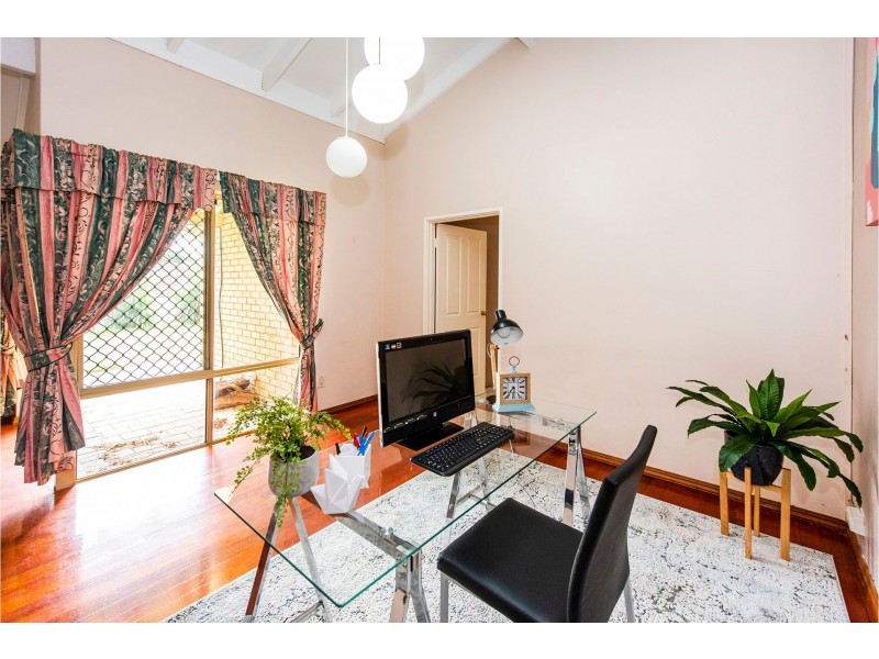 13 Falcon Court, High Wycombe WA 6057