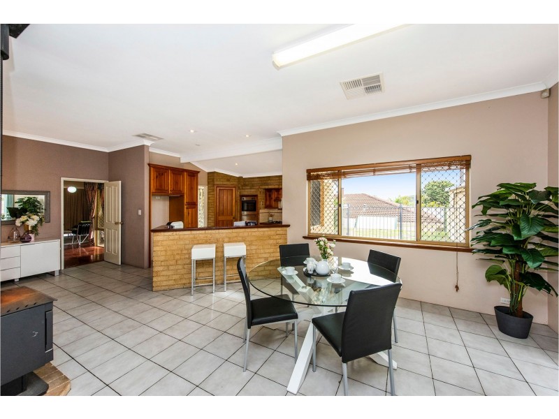 13 Falcon Court, High Wycombe WA 6057