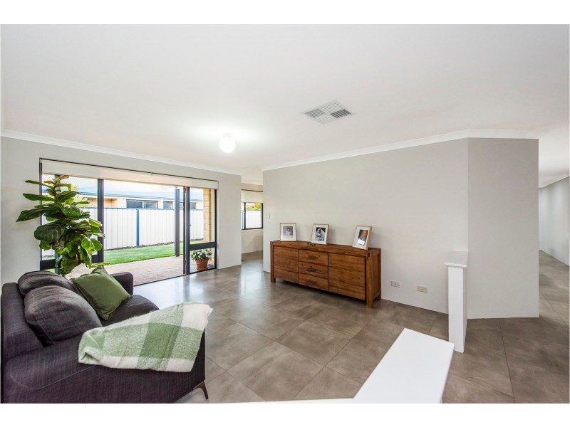 7 Ursinia Place, High Wycombe WA 6057