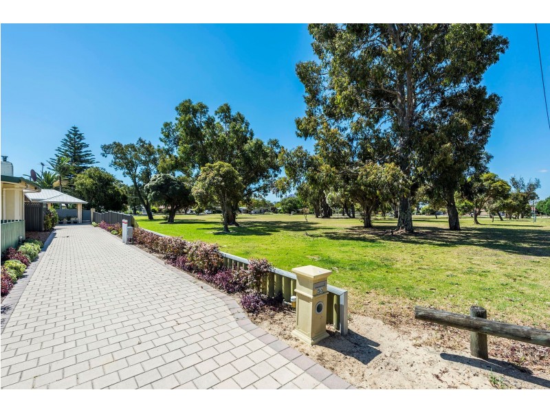 30 Netherwood Road, High Wycombe WA 6057