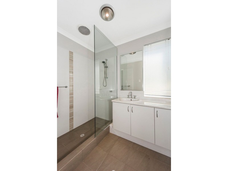 30 Netherwood Road, High Wycombe WA 6057